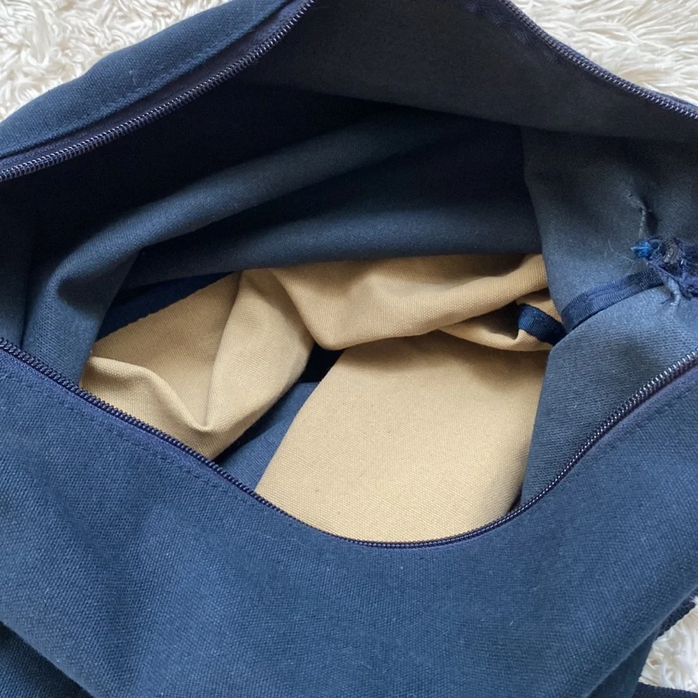 🎉HP🎉 Eddie Bauer Convertible Duffle Bag 💗 Navy & Tan